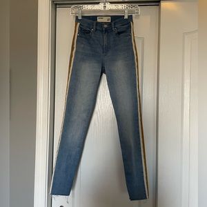 Straight light wash skinny jeans